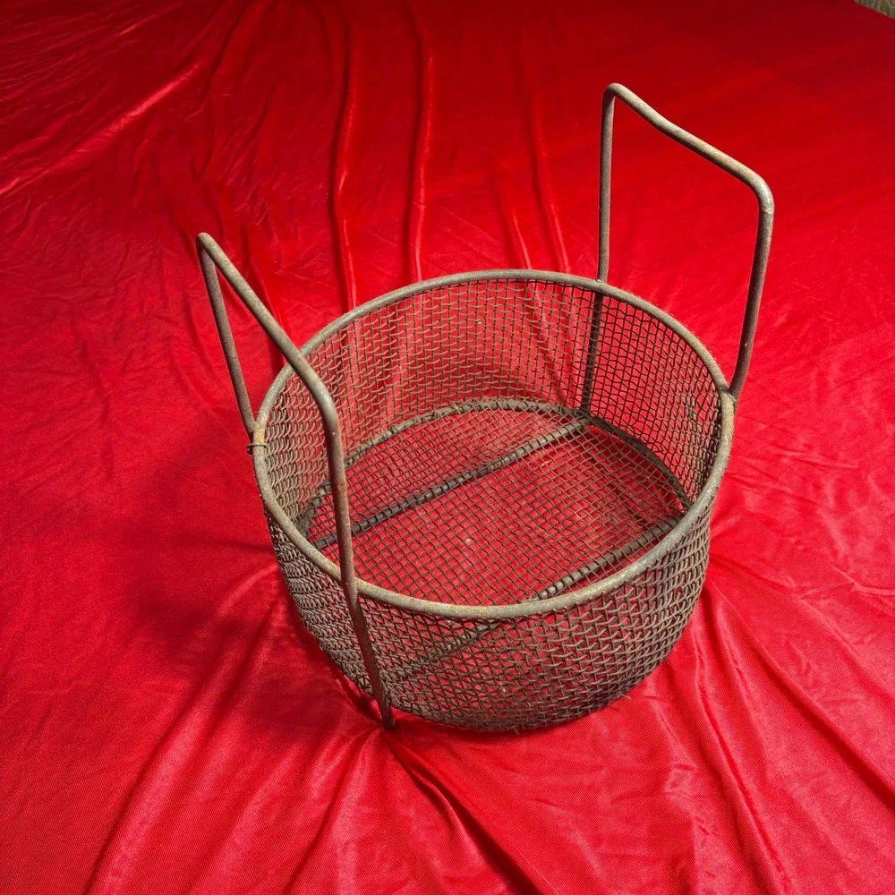 Antique Sturdy Industrial Metal Wire Vtg Meshed Farmhouse Rustic Primitive Decor